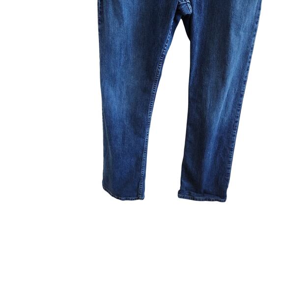 Eddie Bauer Relaxed Fit Straight Leg Jeans Pockets Blue Denim Size 34x30 - Picture 4 of 9